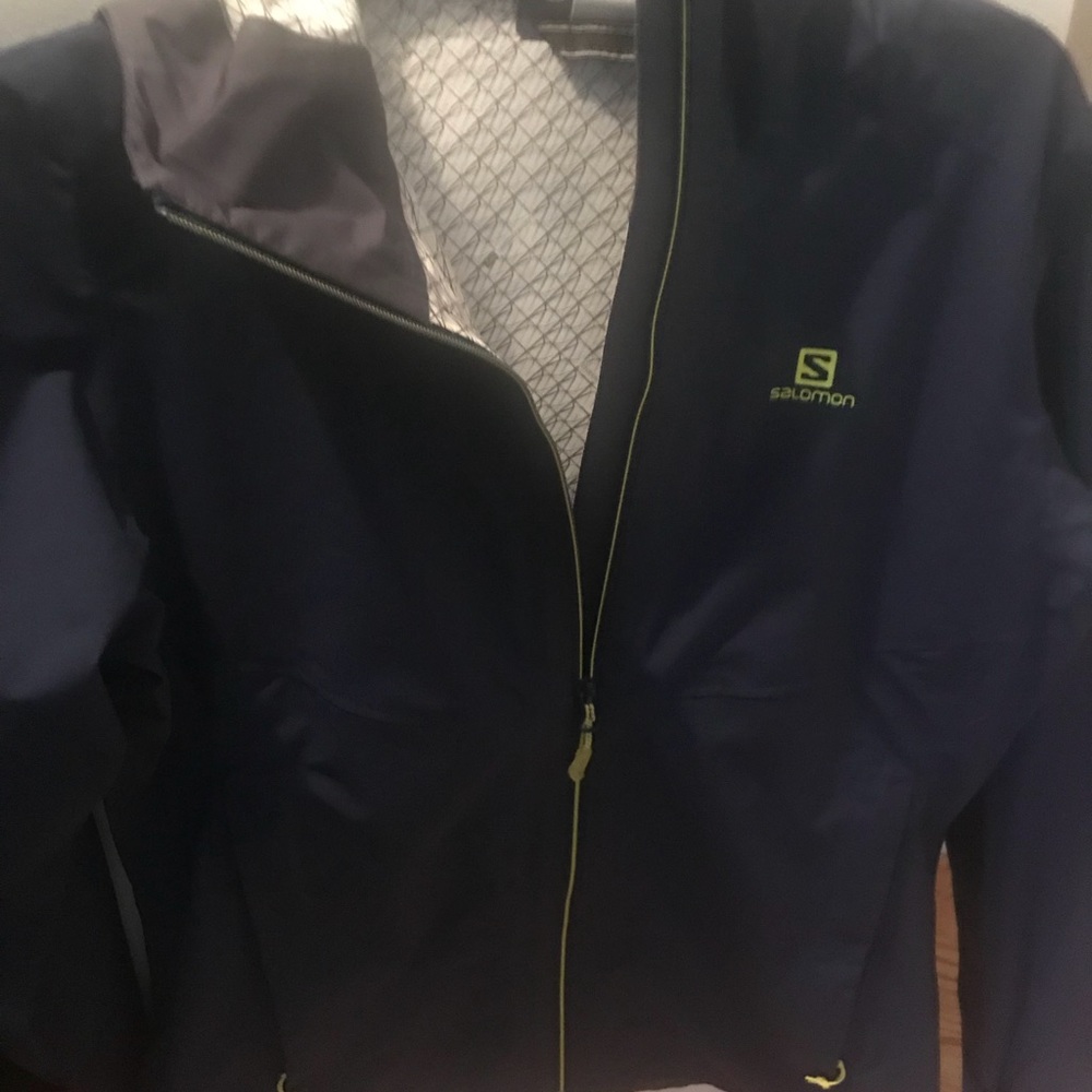 Women’s Salomon lightweight water-resistant jacket
